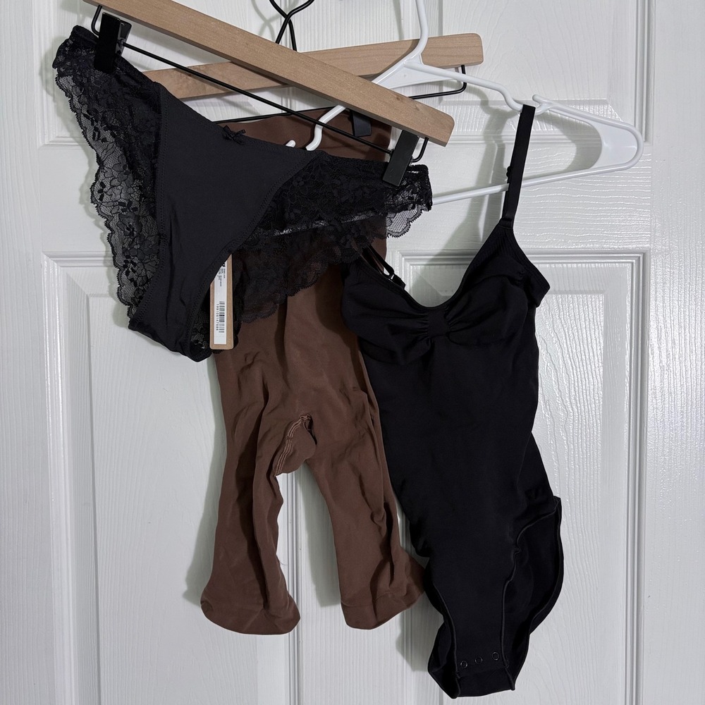 SKIMS Seamless Sculpt Bundle S Black Cocoa Bodysuit Mid Thigh Shorts Lace Panty